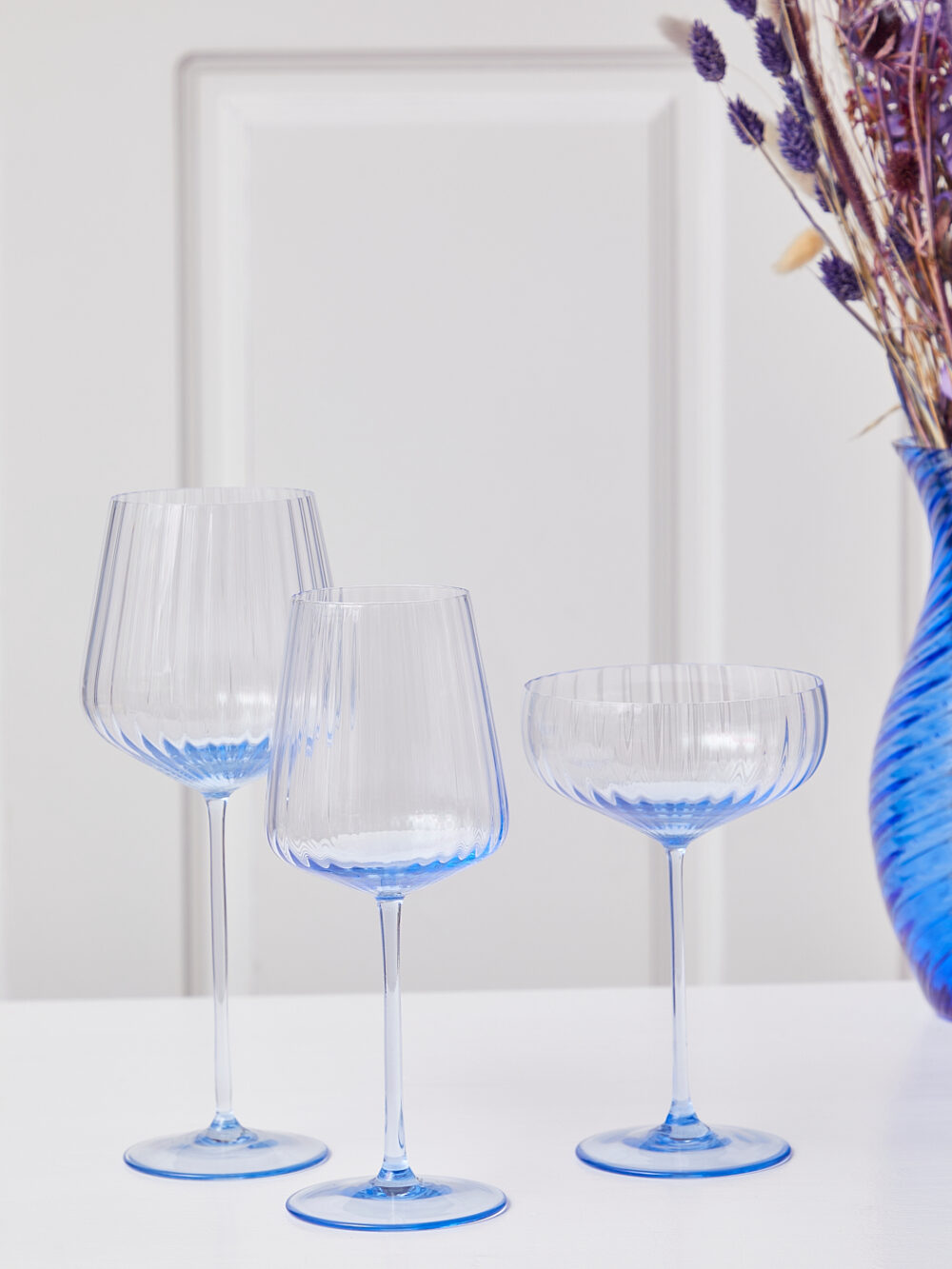 vinglas, rødvins glas, hvidvinsglas, remix by sofie, mundblæste vinglas, bordækning,lyseblå vinglas