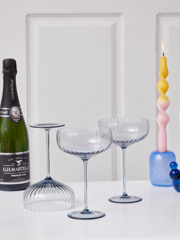 vinglas, rødvins glas, hvidvinsglas, remix by sofie, mundblæste vinglas, bordækning , champagneglas blue smoke