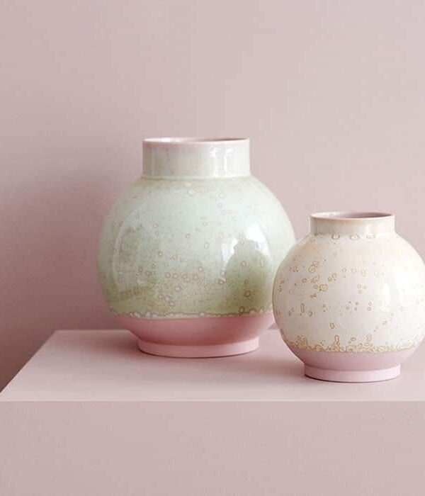 lena pedersen, remix by sofie, vase, lille vase, rund vase, pastelfarver, keramik, keramik vase, keramikvase,
