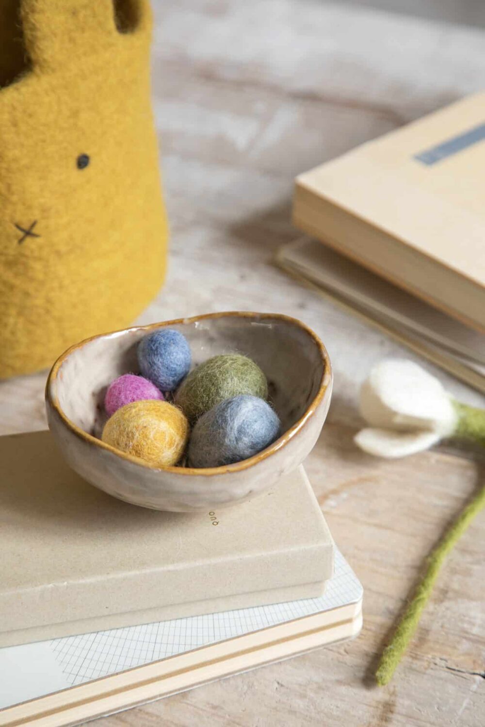 easter eggs, easter eggs in wool, marbled filtæg, easter decorations, decorations to hang, en gry &amp; sif decorations, én gry &amp; sofie, remix by sofie, fairtrade