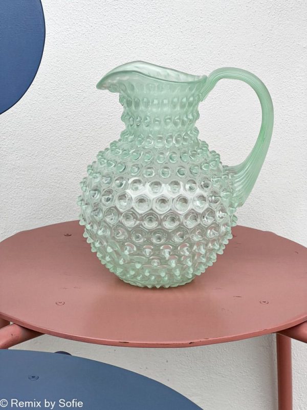 mintgrøn 2 liter kande i opaque, opalglas, opalkande, mundblæst opalglas kande, remix by sofie, 2 liter kande, anna von lipa pindsvinekande, kande i pindsvineglas, anna von lipa forhandler, anna von lipa kande, anna von lipa pindsvine kande, pindsvinekande, pindsvinekande, pindsvine kande,hobnail jug, hobnailglass, pindsvineglas kande