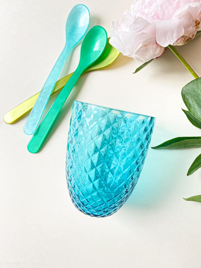 harlekin i mørk aqua, harlekin glas, oliive glas, bambus glas, anna von lipa mix & match, swil glas, wawe glas, harlekin glas, tumbler, vand glas, drikkeglas, drinking glass, farvet glas, boliginteriør, borddækning, glas fra anna von lipa, anna von lipa forhandler, remix by sofie