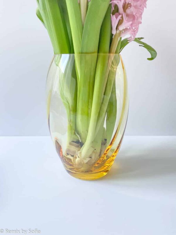 remix by sofie, anna von lipa, anna von lipa vase, anna von lipa glas, mundblæst glas, elipse vase, blomstervase, farvet glas,
