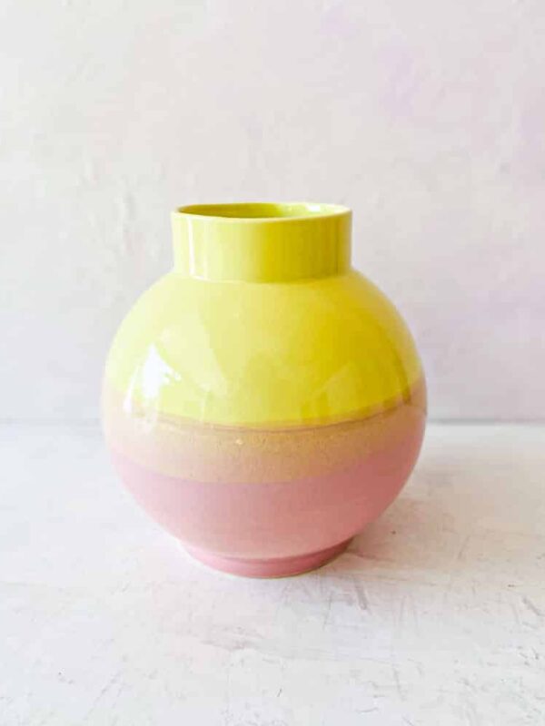 Keramik vase - stor rund i gul og lyserød