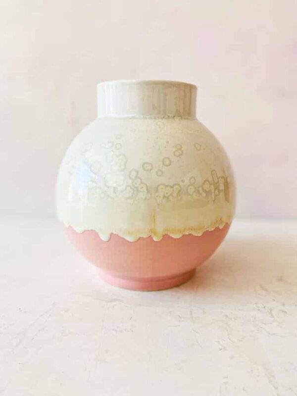 Keramik vase - stor rund i lyserød med creme
