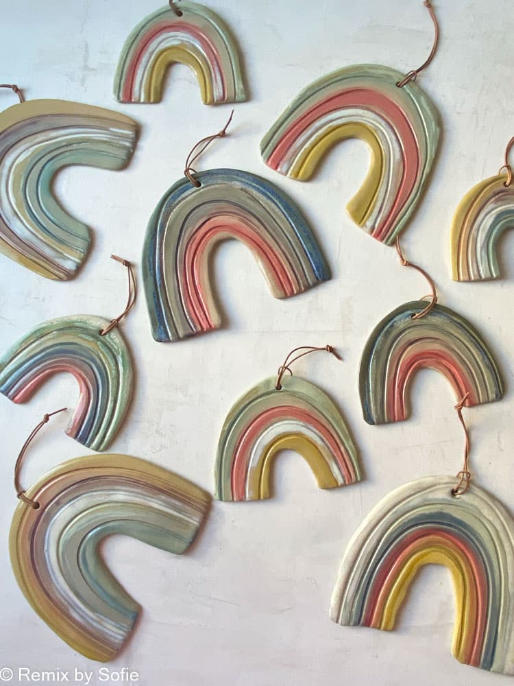 mia lindbirk, regnbue, keramik regnbue, pynt til væggen