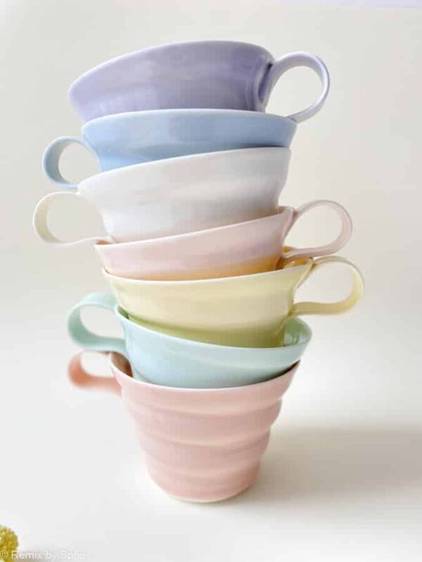 rikke maglesen keramik, porcelæns kop, hvid kaffe kop, kop, pastelfarvet kop, kaffekop, tekop