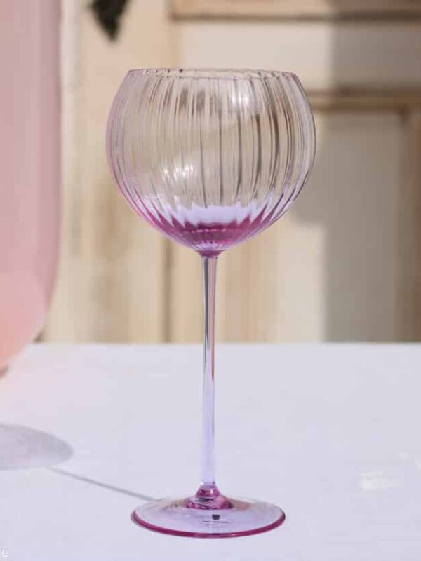 wineglass, handblown, lyslilla, neodym glas, remix by sofie,anna von lipa vinglas, rødvinglas, vinglas, mundblæst vinglas, vinglas, lyon vinglas