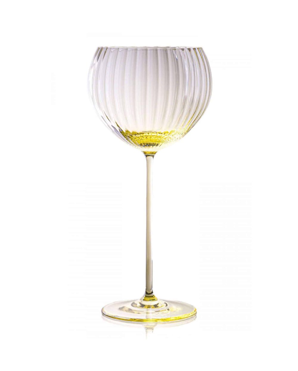 gul vinglas, champagneglas, lyon klar vinglas lyon, anna von lipa, mundblæst glas, glas, fra tjekkiet, handmade, bordækning, remix by sofie, design,