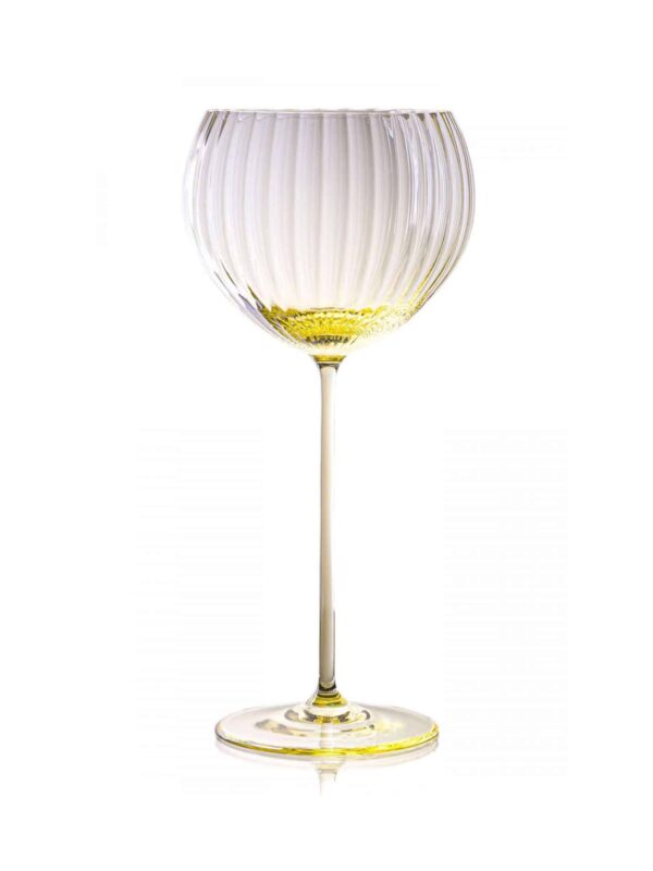 gul vinglas, champagneglas, lyon klar vinglas lyon, anna von lipa, mundblæst glas, glas, fra tjekkiet, handmade, bordækning, remix by sofie, design,