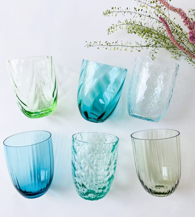 anna von lipa, Remix by Sofie, anna von lipa glas, mundblæste glas, handblown glass, glas, drikkeglas, vandglas, farvede glas, mix og matck glas, mix & matck glas, tumbler, wawe glas, swirk glas, harlekin glas, spiral glas, bambus glas, oliveglas, borddækning, anna von lipa glas, anna von lipa forhandler