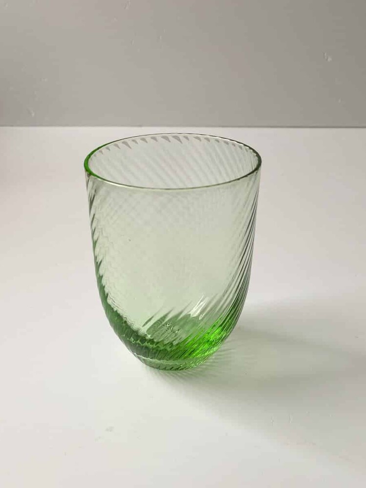 anna von lipa mix & match, swil glas, wawe glas, harlekin glas, tumbler, vand glas, drikkeglas, drinking glass, farvet glas, boliginteriør, borddækning, glas fra anna von lipa