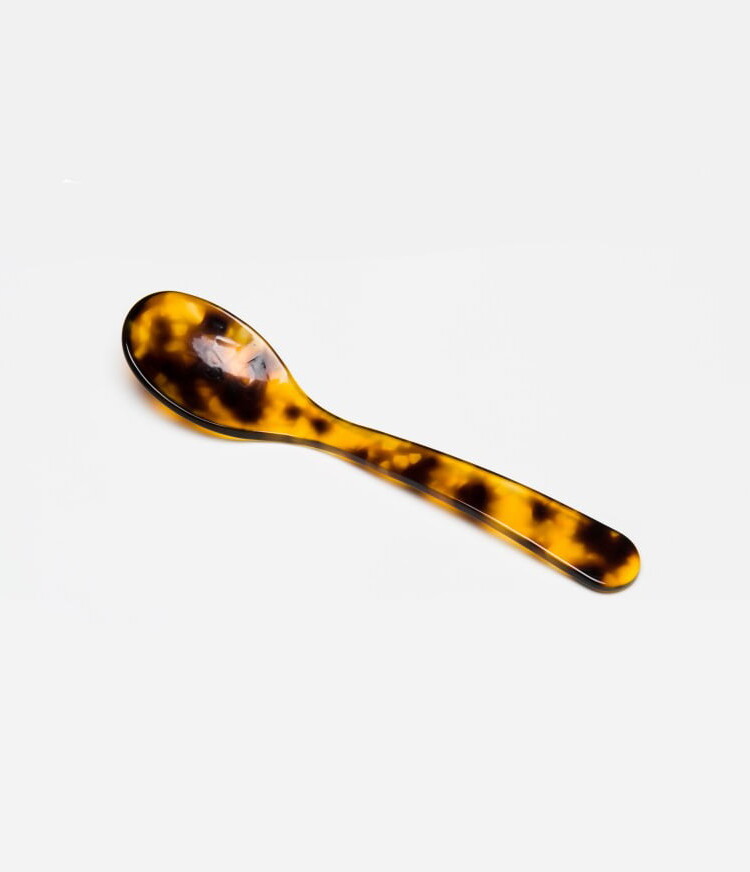 æggeske, heim söhne, g.f heim søhne, G.F heim Schöne, ske plastik, æggeske, morgenbord, borddækning,bestik, remix by sofie, ske, spoon, tortoise, tortoiseshell, akrylglas, æggeske