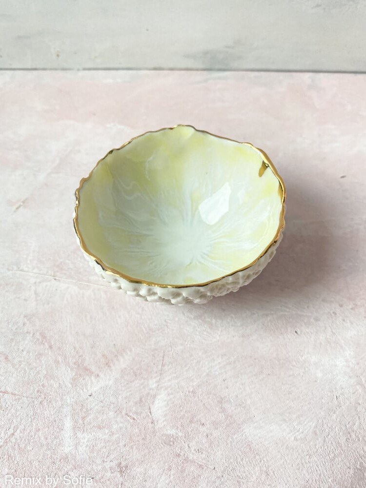 lille smykke skål, lille smykkeskål, skål i porcelæn, skål i pastelfarver, kreamik by mirabella, remix by sofie,