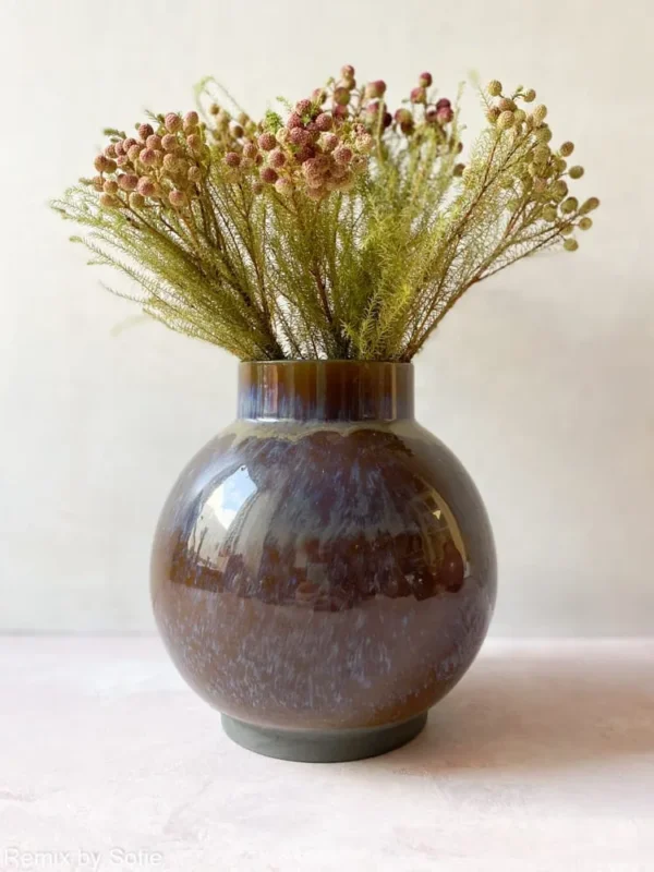 Keramik vase - stor rund i brunt ler med blå brunlig glasur