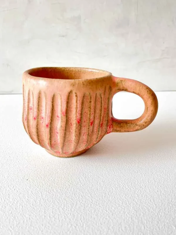 hygge kop, mug, ceramic cup, handmade ceramic, kop, kaffe kop kop til chokolade, hygge kop kop, håndlavet keramik, håndlavet keramik kopper, kop, mia lindbirk, remix by sofie