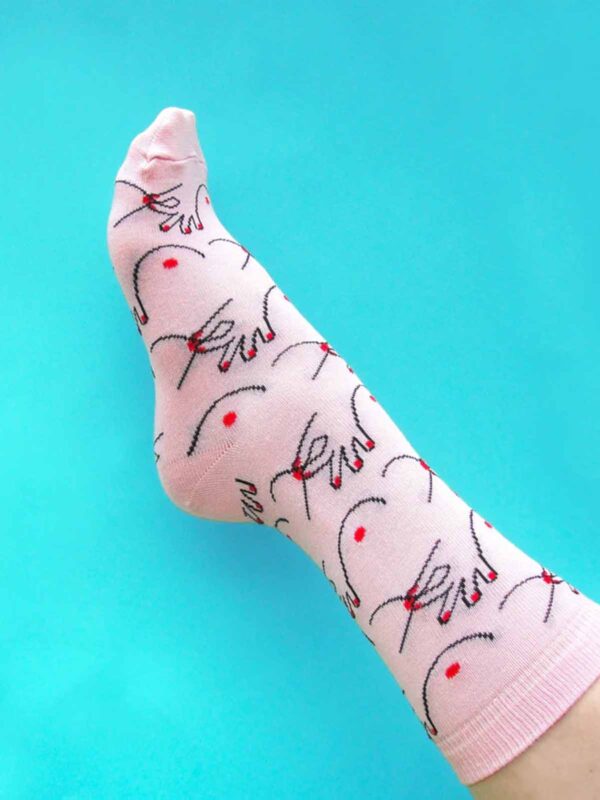Pinke sokker på en fod - Coucou Suzette