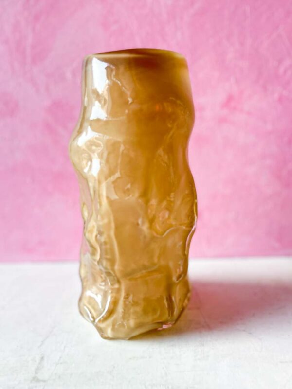 mundblæst krøl vase i med i opal fra marie retpen