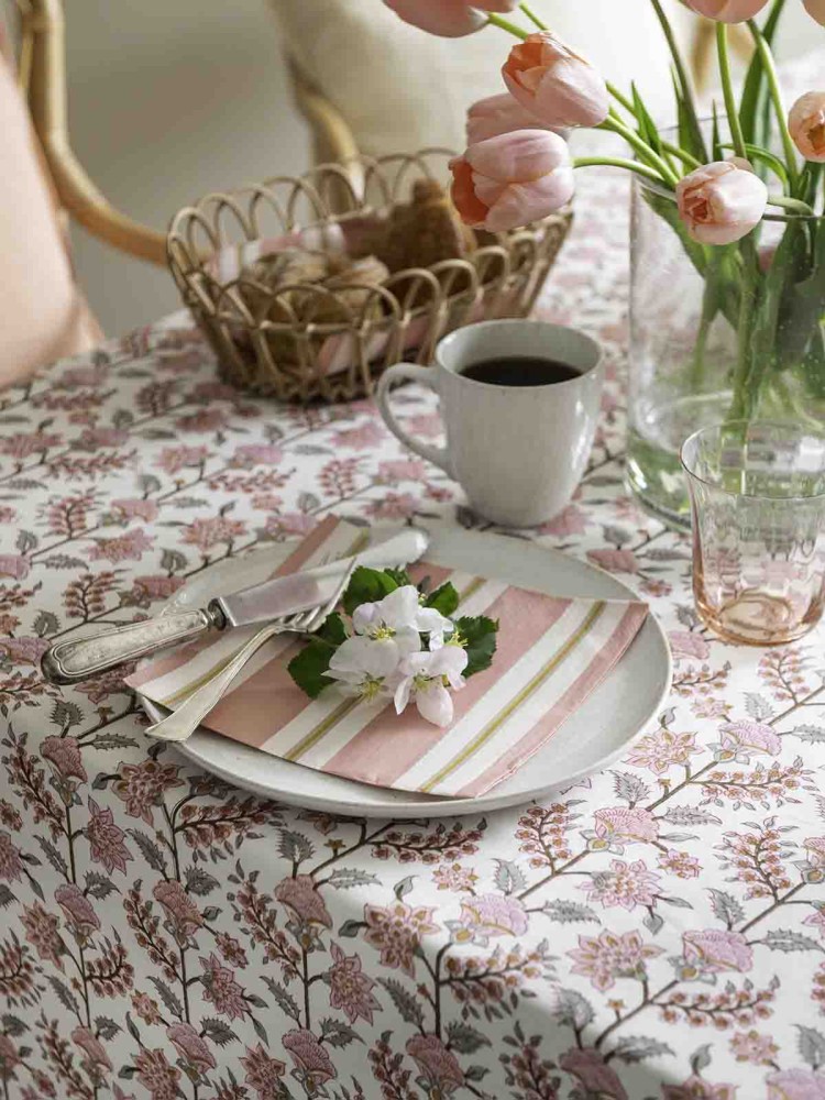 bungalow dug med blomster