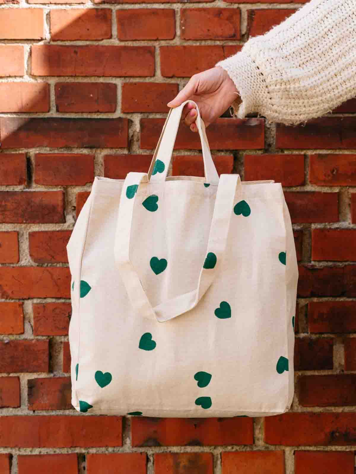 Alternative view of Canvas "Totebag" (40 x 37 cm) - Grønne hjerter