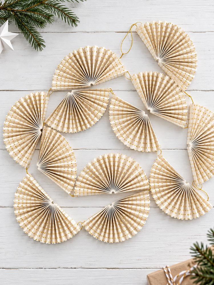 Guirlande "Greta Fold" i offwhite med guld prikker